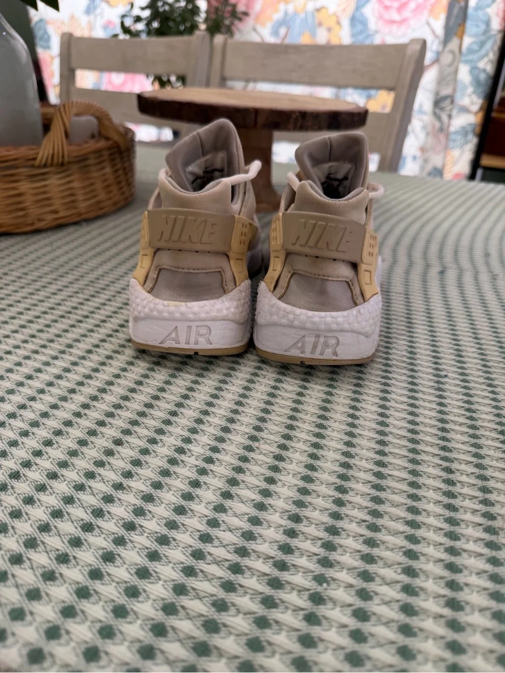 Nike Women's Air Huarache Sneakers Size 7 Beige Gold